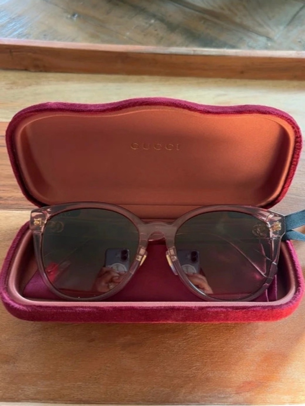 Gucci Pink Gradient Round Sunglasses with burgundy Velvet Case